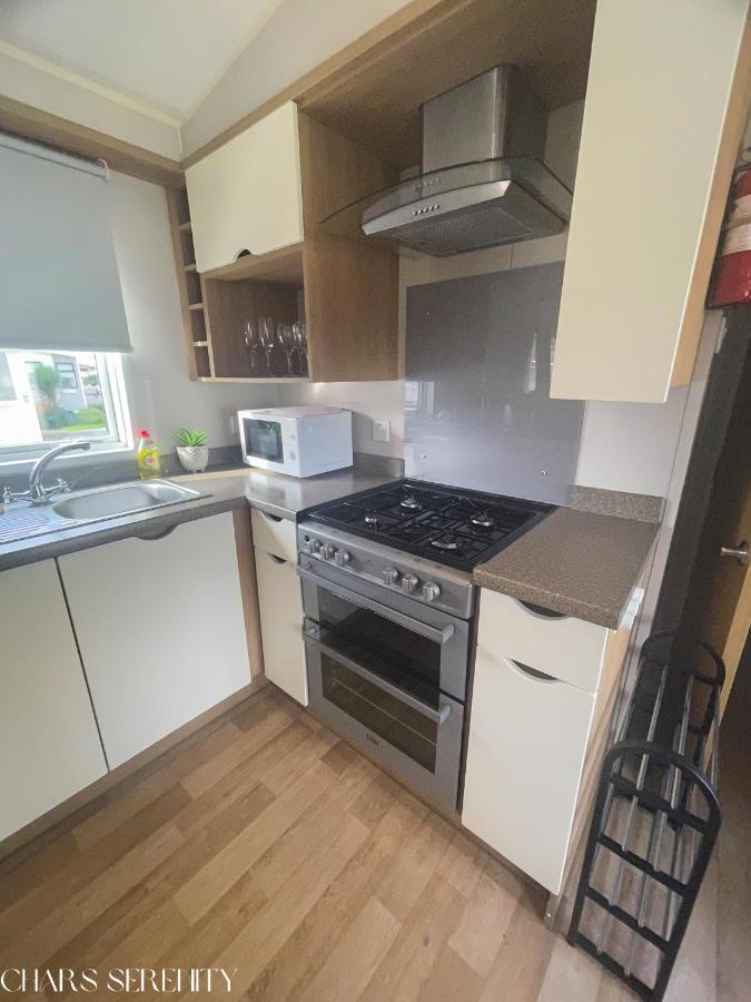 Lovely Holiday Home At Lyons Caravan Park! Prestatyn Esterno foto